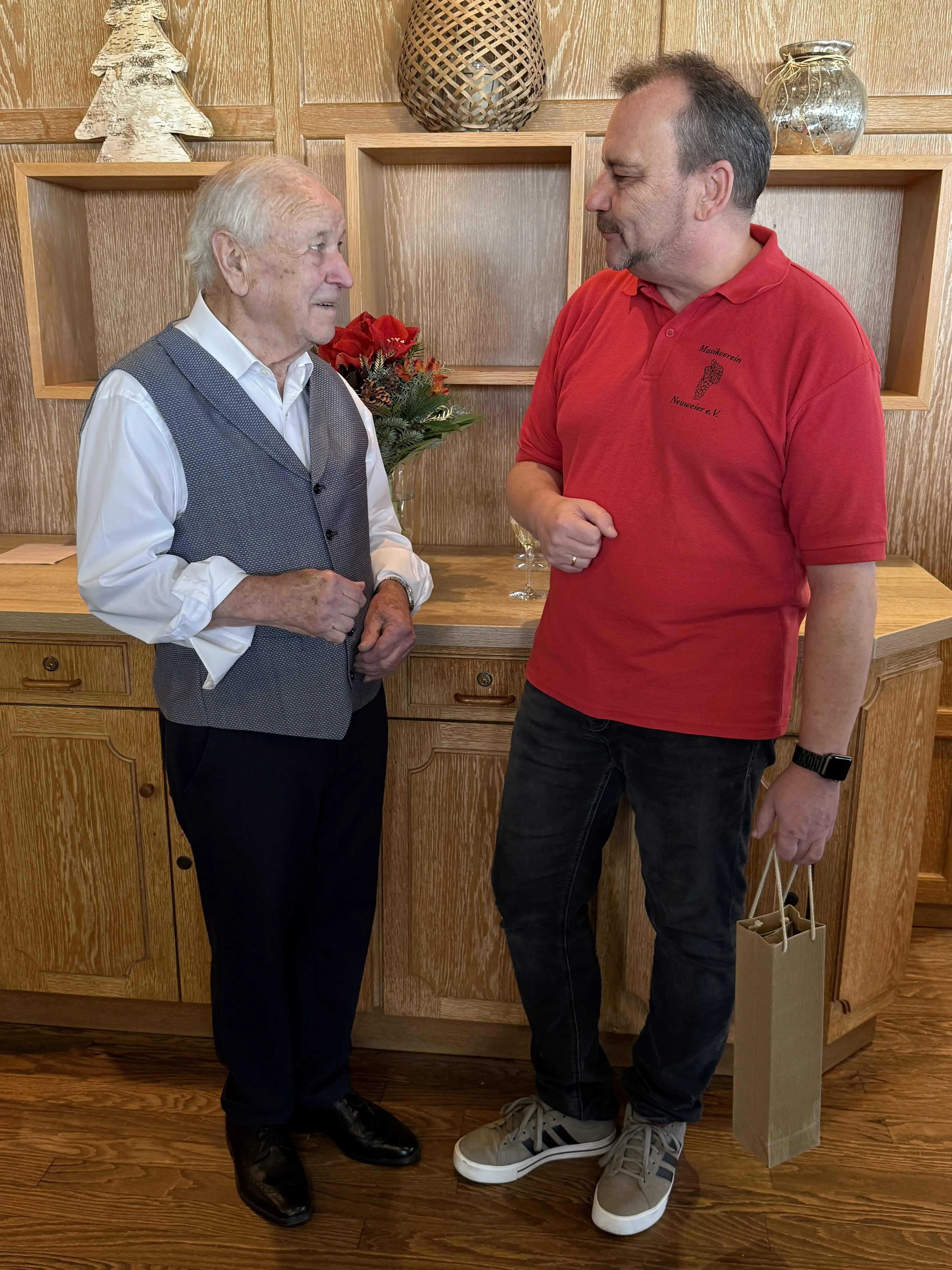 Vorstand Michael Oser gratuliert zum 90. Geburtstag